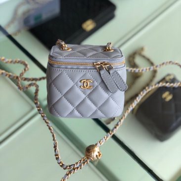 Túi xách Chanel Small vanity bag with strap (28)Túi xách Chanel Small vanity bag with strap (28)