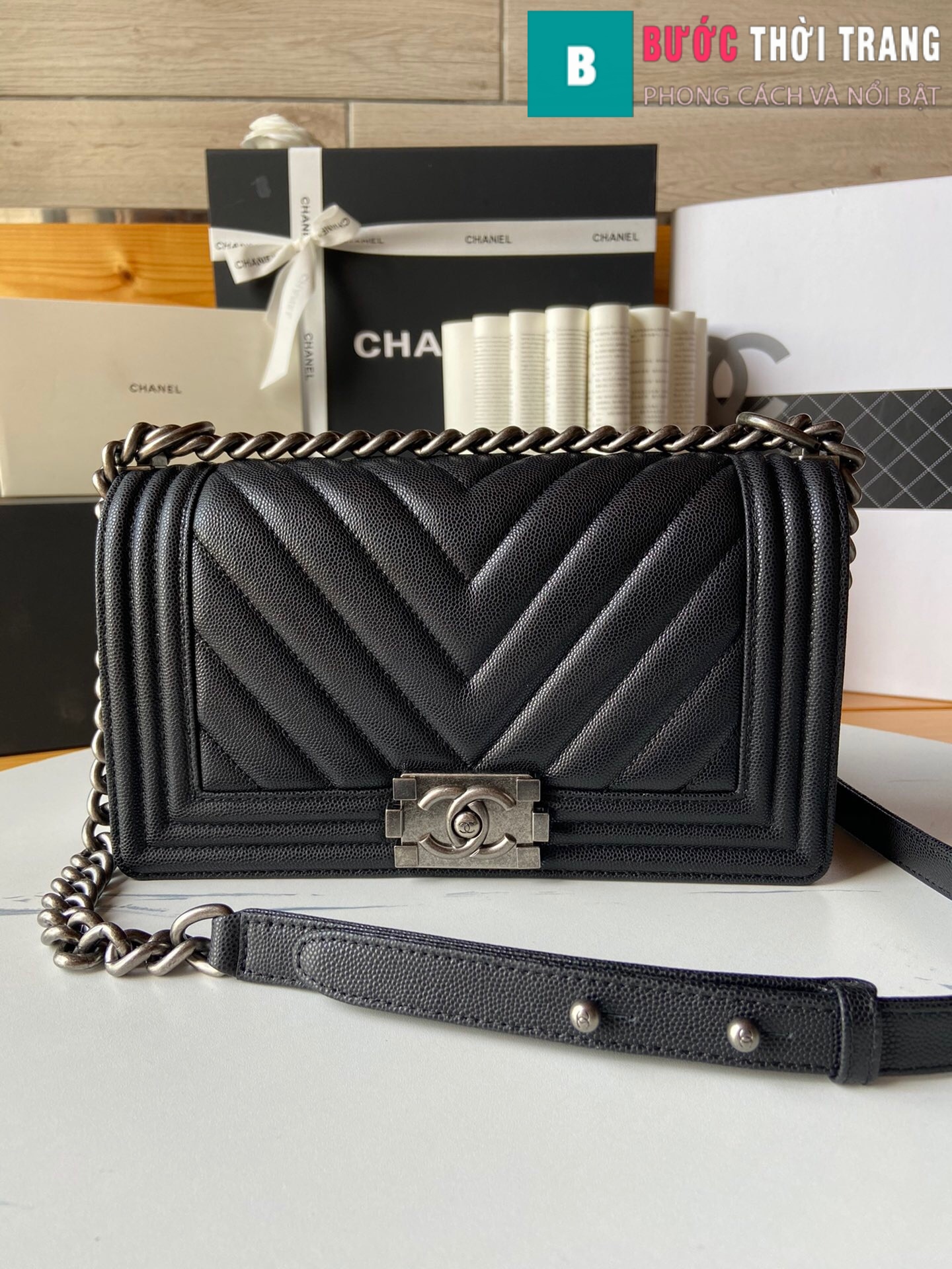Chanel Boy size 25 màu đen khóa bạc cổ  CNB028  Olagood