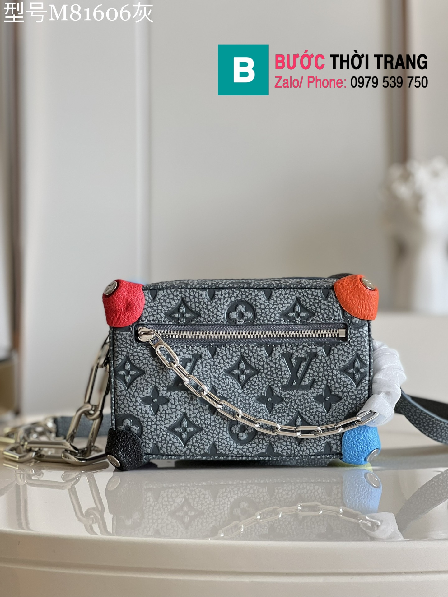 Túi LV nam Mini Soft Trunk Chalk màu xanh nhạt size 18cm – M81606