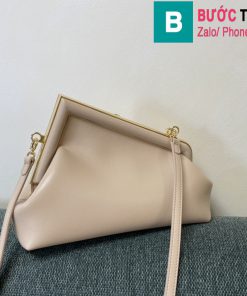 Túi đeo chéo Fendi Firse siêu cấp da bê màu trắng size 26cm