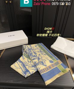 Khăn choàng Dior màu xanh