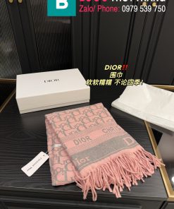 Khăn choàng Dior màu hồng