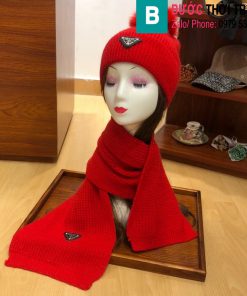 Khăn quàng và mũ Prada len màu đỏ