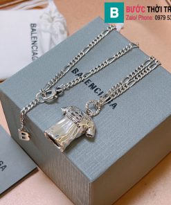 Vòng cổ Balenciaga mặt áo