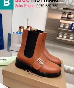 Boot Burberry cổ chun đính logo mũi tròn da trơn màu nâu
