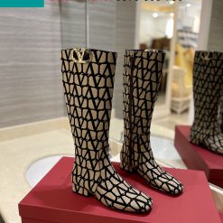 boot valentino