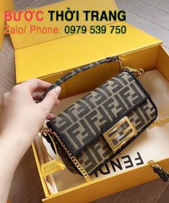 Túi xách FENDI size 18 cm, màu nâu nhỏ xinh dây đeo chéo rất đẹp