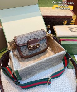 Túi xách Gucci Horsebit màu nâu canvas size 21 cm