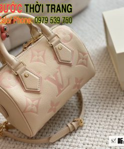 Túi xách Lv speedy màu trắng ngà logo chữ hồng cực đẹp size 20 cm