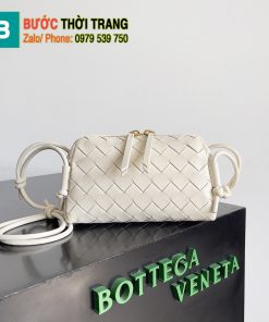 Túi đeo chéo Bottega Veneta Concert Pouch màu trắng sữa size 18.5cm - 794258