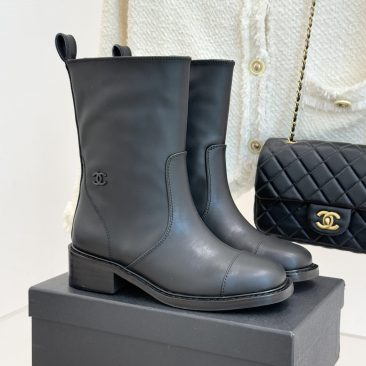 Bốt cao cổ Chanel siêu cấp màu đen mũi tròn chất da bò mềm mịn