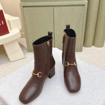 Bốt cao cổ Gucci màu nâu đậm da bò mũi tròn cực đẹp