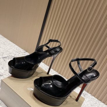 Dép cao gót Christian Louboutin màu đen da bóng gót nhọn sang trọng