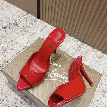 Dép cao gót Christian Louboutin màu đỏ da bóng mũi nhọn cao cấp