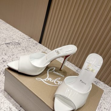 Dép cao gót Christian Louboutin màu trắng da bóng mũi nhọn cao cấp