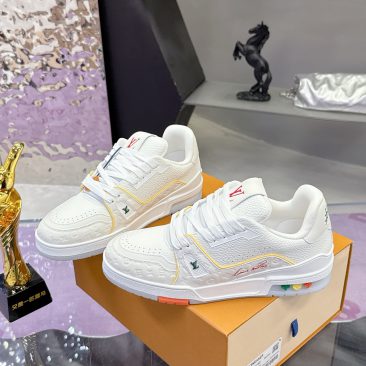 Giày LV Trainer siêu cấp màu trắng điểm viền vàng nhạt