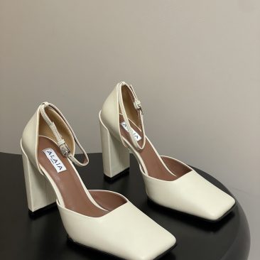 Giày cao gót ALAIA màu trắng ngà mũi vuông sang trọng, đế cao 10 cm