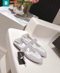 Giày đế bệt Prada màu trắng thanh lịch