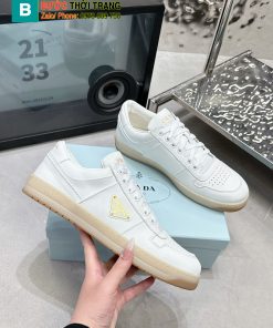 Giày thể thao Prada màu trắng phong cách