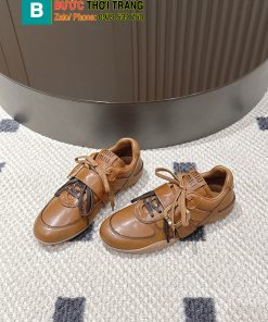 Giày thể thao nữ Miu Miu màu nâu da mềm khóa vàng nổi bật