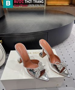 Guốc cao gót Amina Muaddi màu bạc chất da bóng mũi nhọn cao 9.5cm