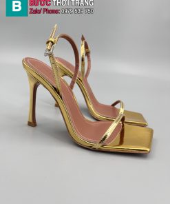 Sandan cao gót Amina Muaddi màu vàng bóng mũi vuông cao 9.5cm