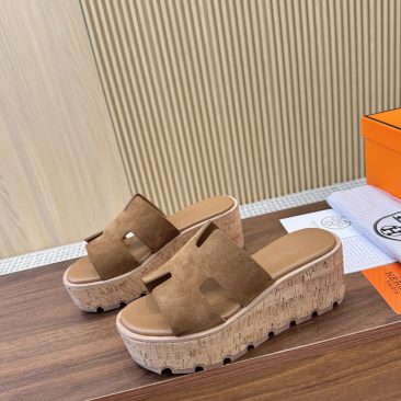Dép Hermes màu nâu đậm đế xuồng chất da mềm đanh rất đẹp