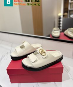 Dép bệt Valentino màu trắng chất da mềm đanh, logo sáng bóng rất đẹp
