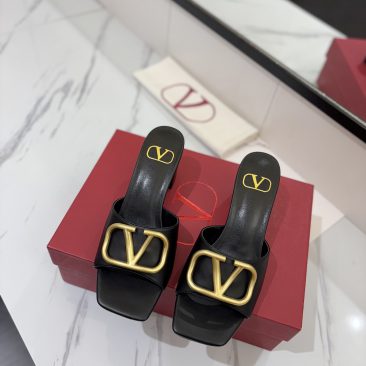 Dép cao gót Valentino màu đen siêu cấp chất da mềm đanh logo vàng bóng, dép cao 6cm