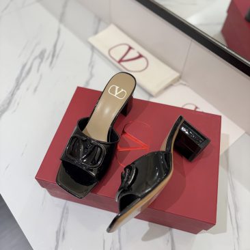 Dép cao gót Valentino màu đen chất da mềm đanh, dép cao 6cm