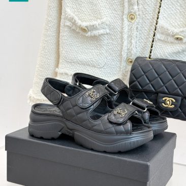 Dép Sandal Chanel màu đen siêu cấp đế cao phong cách năng động
