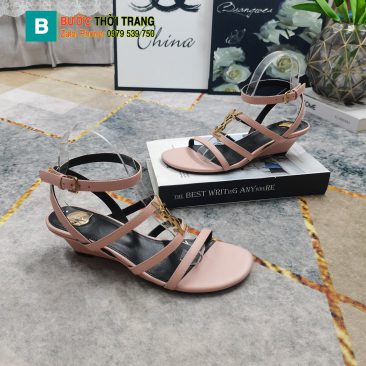 Dép sandal YSL màu nude gót cao 3,5cm logo vàng bóng nổi bật