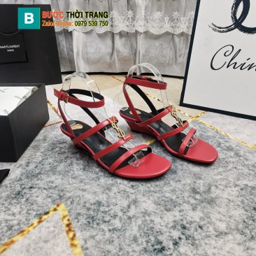 Dép sandal YSL màu đỏ gót cao 3,5cm logo vàng bóng nổi bật