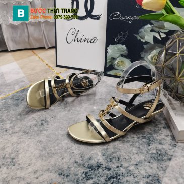Dép sandal YSL màu vàng gót cao 3,5cm logo vàng bóng nổi bật