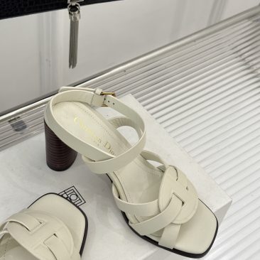 Dép xăng đan Dior cao gót màu trắng ngà chất da bò mềm đanh cực đẹp, đế cao 8 cm