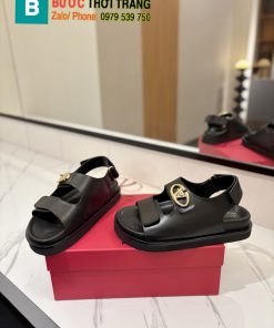 Dép xăng đan Valentino màu đen siêu cấp chất da mềm đanh, logo sáng bóng rất đẹp