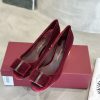 Giày cao gót Salvatore Ferragamo cao cấp thanh lịch màu đỏ nhung cao 5,5cm