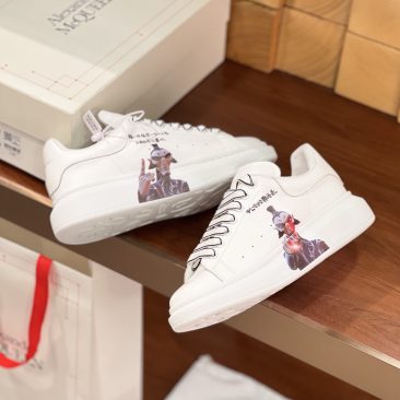 Giày thể thao Alexander McQueen cao 4.5cm màu trắng họa tiết hoạt hình đẹp
