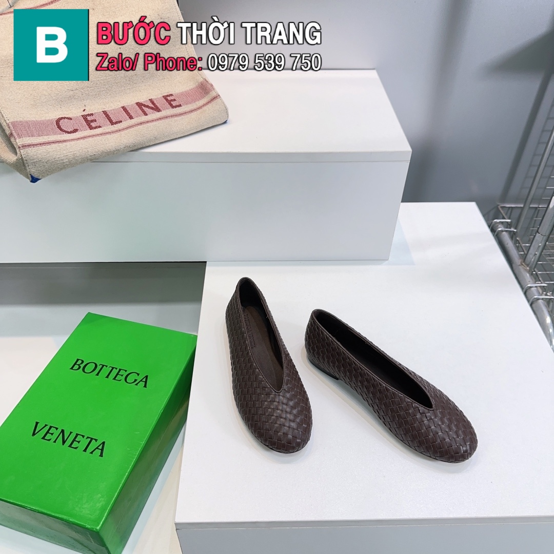 Giày bệt mũi tròn Bottega Veneta màu nâu socola lưới đan da cừu đi mềm