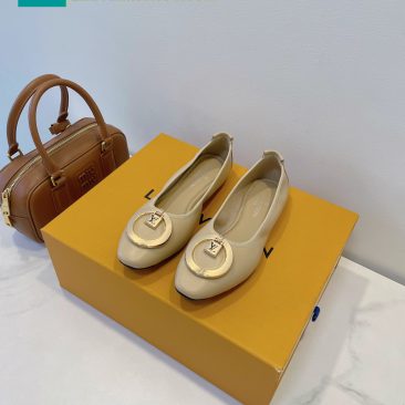 Giày búp bê LV màu be chất da bò dẻo xịn  logo đính đẹp mắt