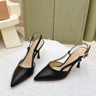 Giày Gianvito rossi cao gót màu đen siêu cấp chất liệu da bò mũi nhọn nữ tính