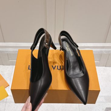 Giày cao gót LV siêu cấp màu đen da bò mềm mịn giày mũi nhọn gót nhọn cá tính