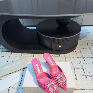 Giày cao gót nữ Manolo Blahnik cao cấp màu hồng đậm đính ngọc lấp lánh cao 5cm