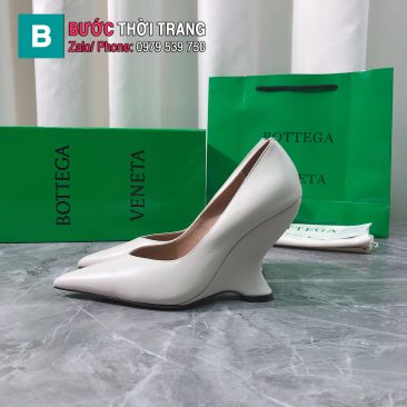 Giày đế xuồng Bottega Veneta màu trắng cao 10cm mũi nhọn