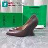 Giày đế xuồng Bottega Veneta màu nâu socola cao 10cm mũi nhọn