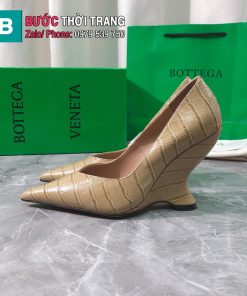 Giày đế xuồng Bottega Veneta màu da dập vân cá sấu cao 10cm