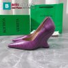 Giày đế xuồng Bottega Veneta màu tím dập vân cá sấu cao 10cm