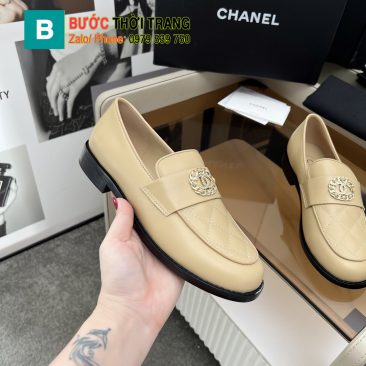 Giày lười nữ Chanel màu be nâu đính logo nổi bật dòng siêu cấp