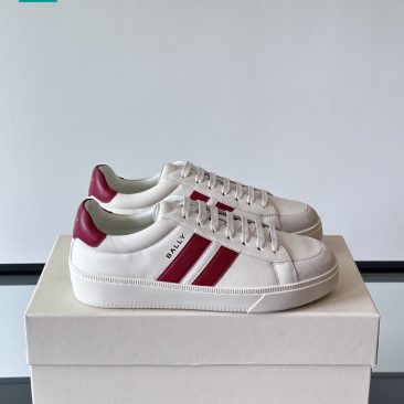 Giày thể thao BALLY màu trắng kẻ đỏ trầm chất liệu da bê mềm mại phong cách basic