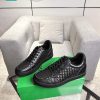 Giày thể thao Bottega Veneta cao cấp màu đen họa tiết đan da thủ công đặc trưng và phong cách sang trọng